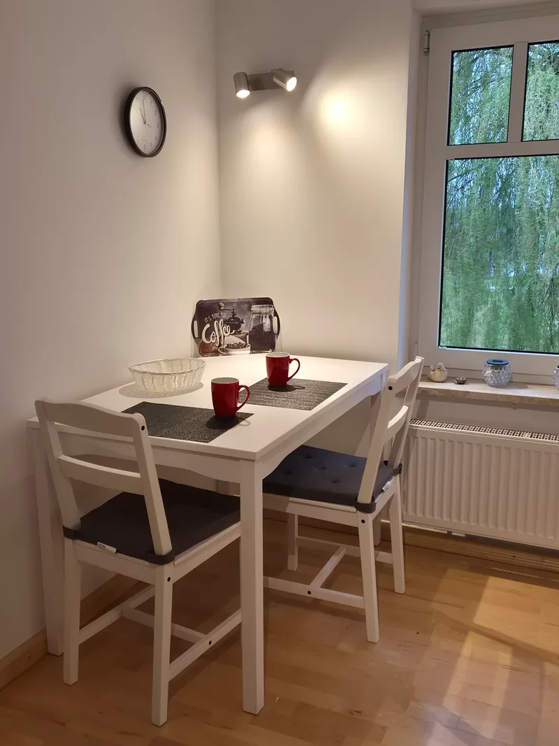Esstisch in offener Küche