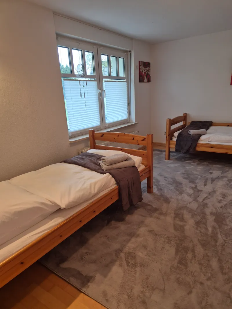 Schlafzimmer mit rustikaler Note